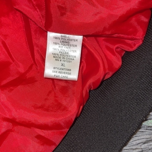 Red puff jacket - Picture 6 of 8